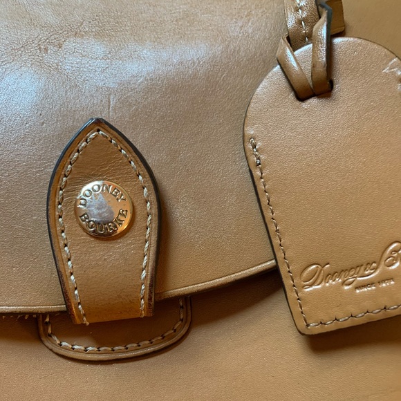 Dooney and Bourke crossbody - Picture 2 of 6